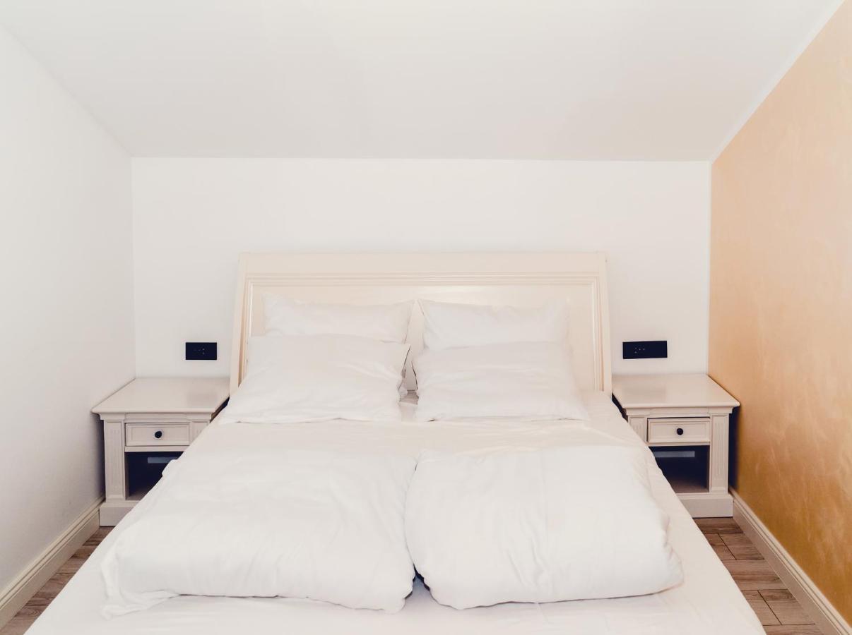 Casa Del Sole Hotel Alba Iulia Eksteriør billede