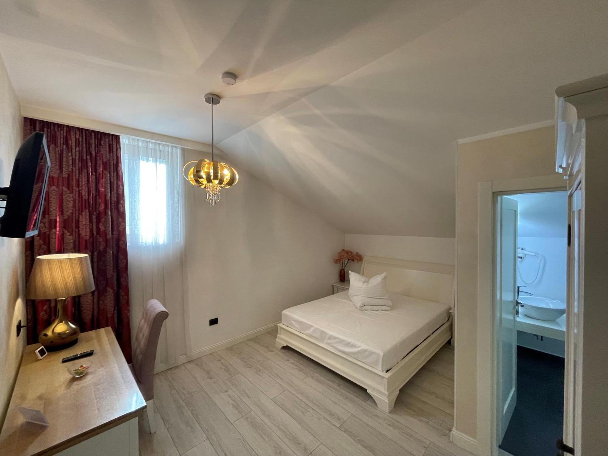 Casa Del Sole Hotel Alba Iulia Eksteriør billede